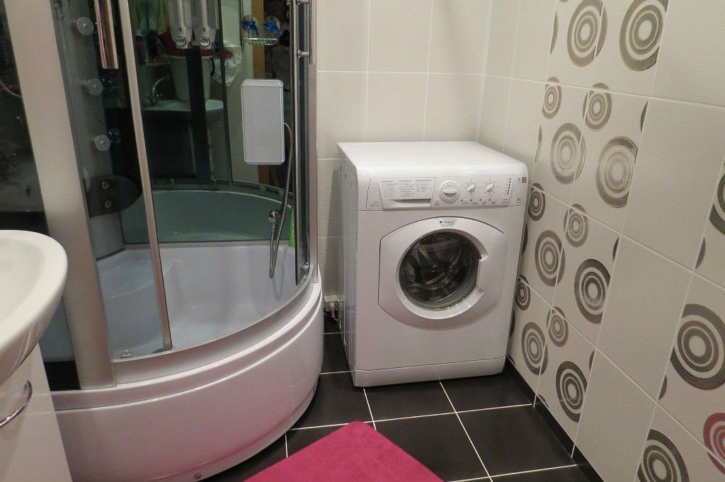 Интерьер ванной комнаты в хрущевке со стиральной машинкой