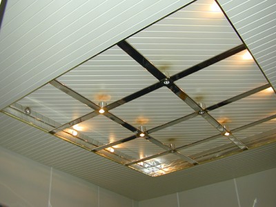 Реечные алюминиевые потолки в интерьере