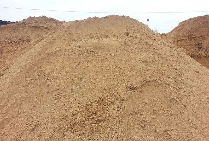 Песок для фундамента для дачи, плюсы речного песка