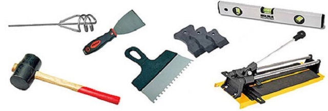 Обычный набор инструментов плиточника-облицовочника