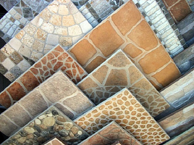  Варианты оформления керамической плитки с имитацией каменной мозаики.