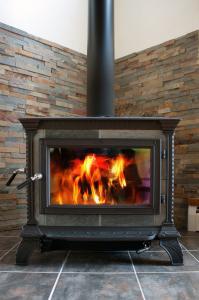 Tips to Prevent Soot Build Up on Wood Stove Glass